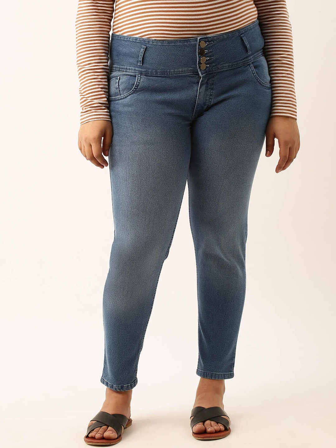 

Zola Plus Women Plus Size Straight Fit Light Fade Cotton Jeans, Blue