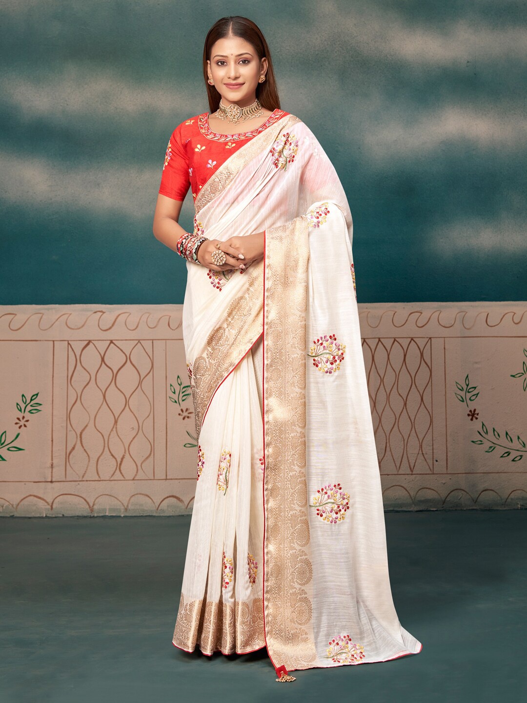 

Mitera White Floral Embroidered Zari Saree