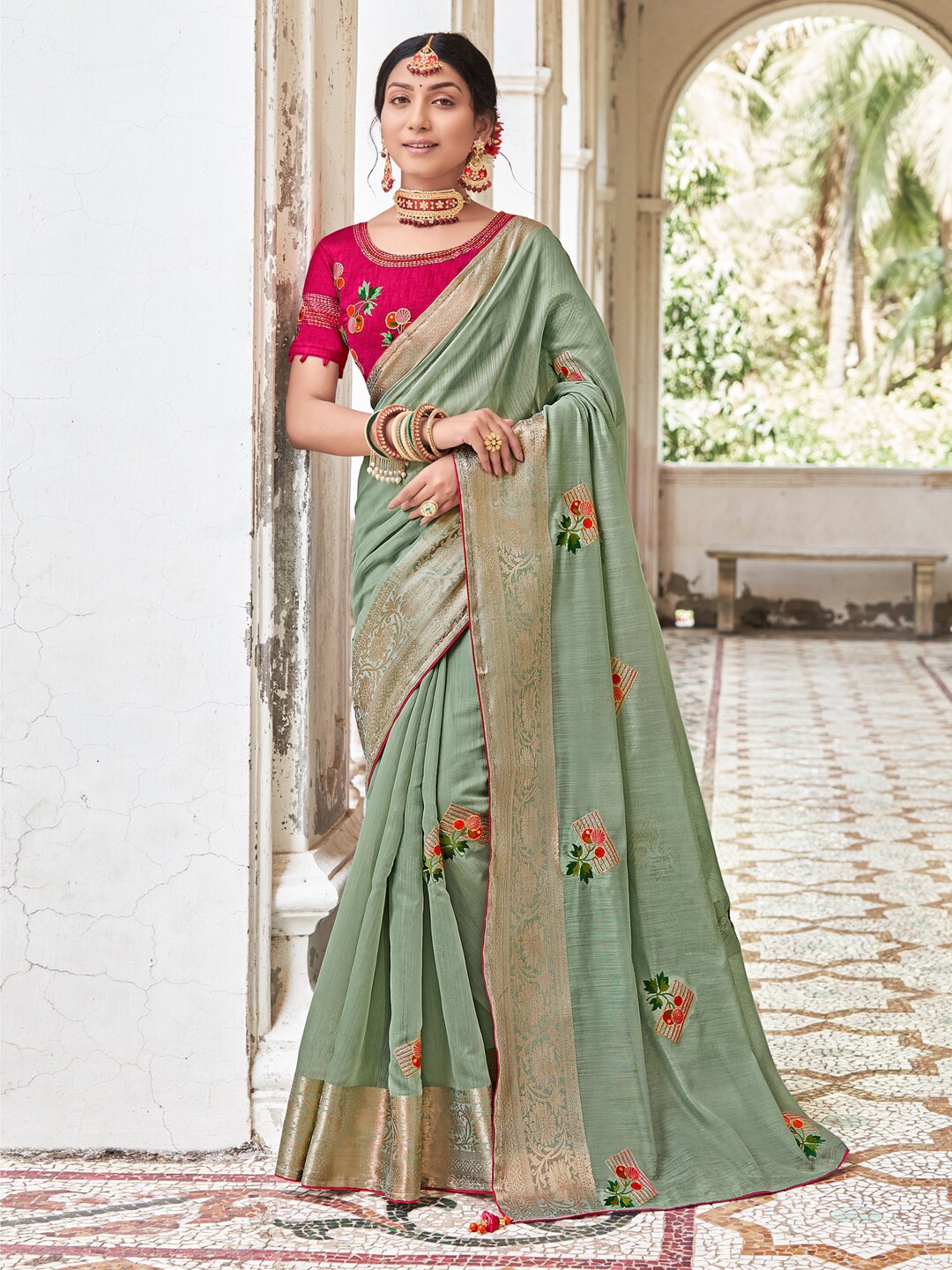 

Mitera Sea Green Floral Embroidered Zari Detailed Saree
