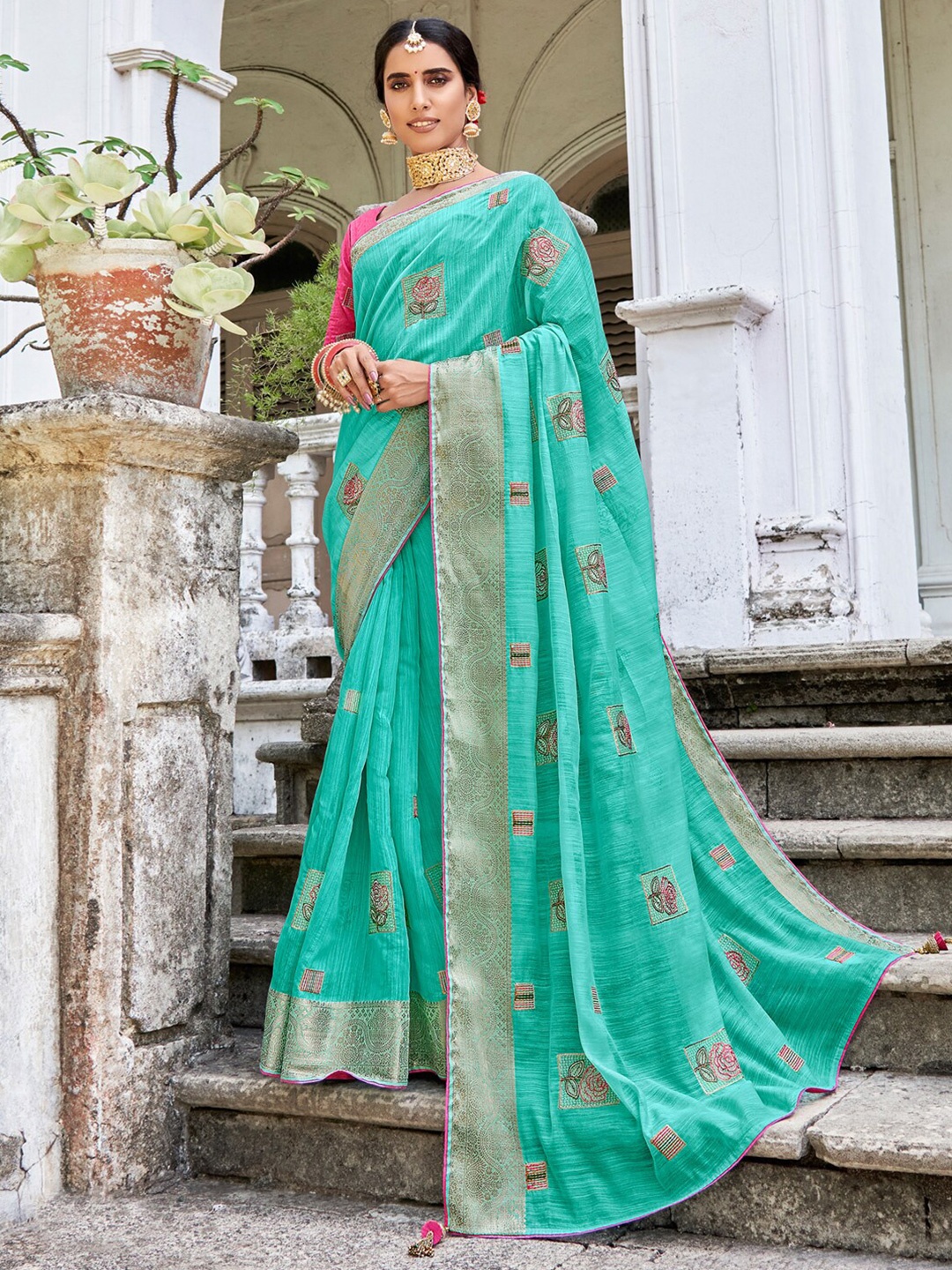 

Mitera Floral Embroidered Zari Saree, Blue