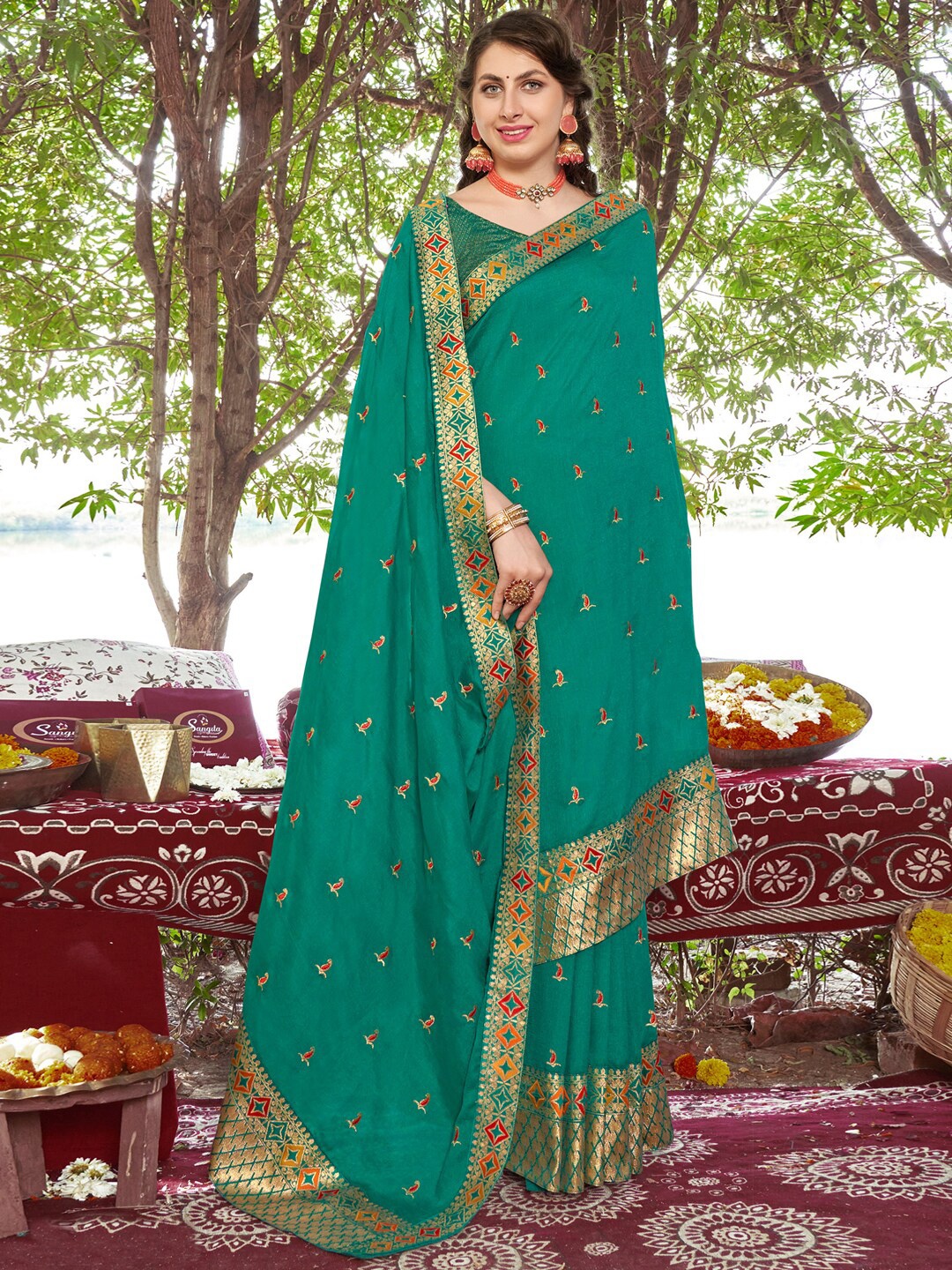 

Mitera Blue & Gold-Toned Floral Embroidered Zari Saree