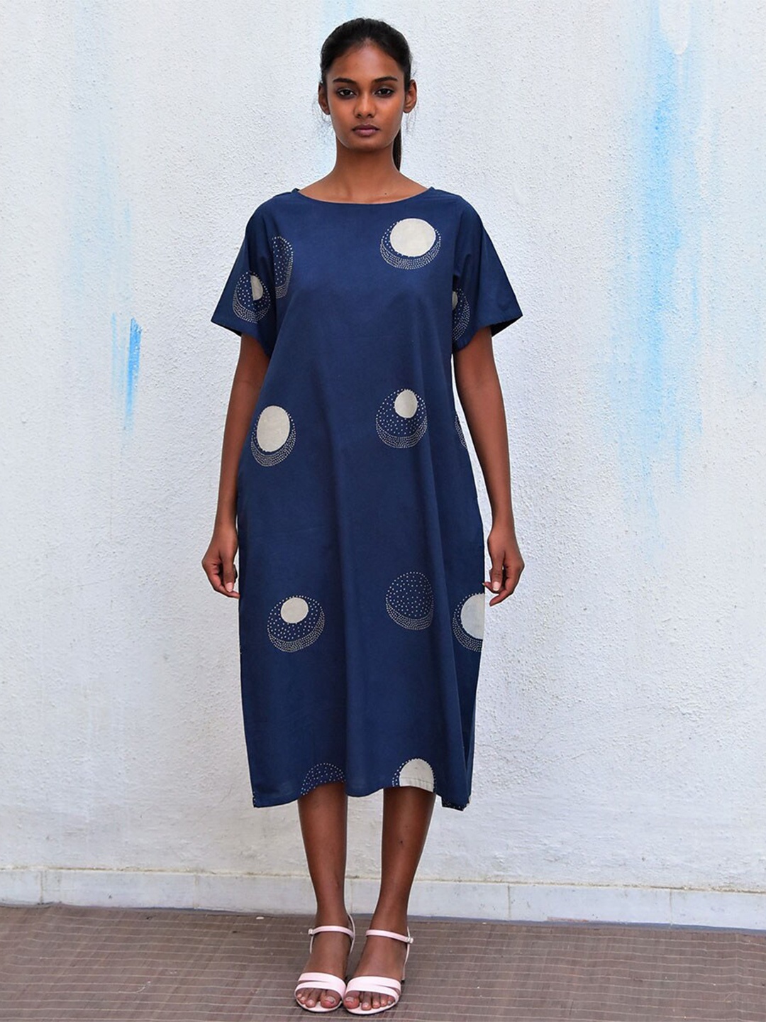 

Chidiyaa Polka Dots Printed Cotton A Line Midi Dress, Blue