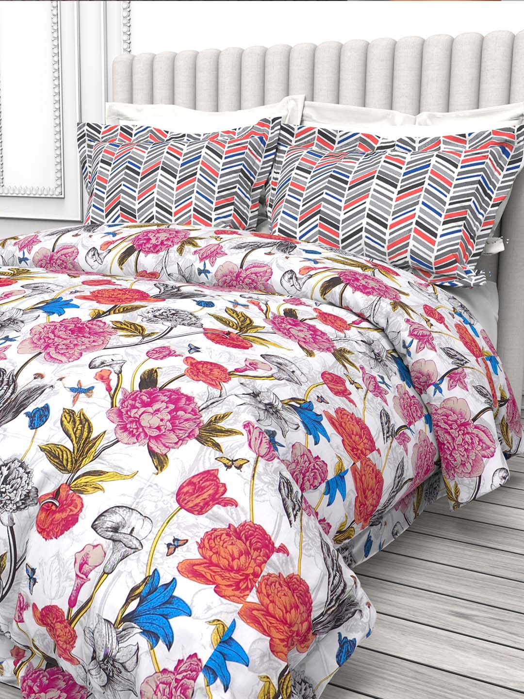 

THE WHITE MOSS Bed In A Bag Red Floral Cotton 220 TC Queen Bedsheet & 2 Pillow Covers