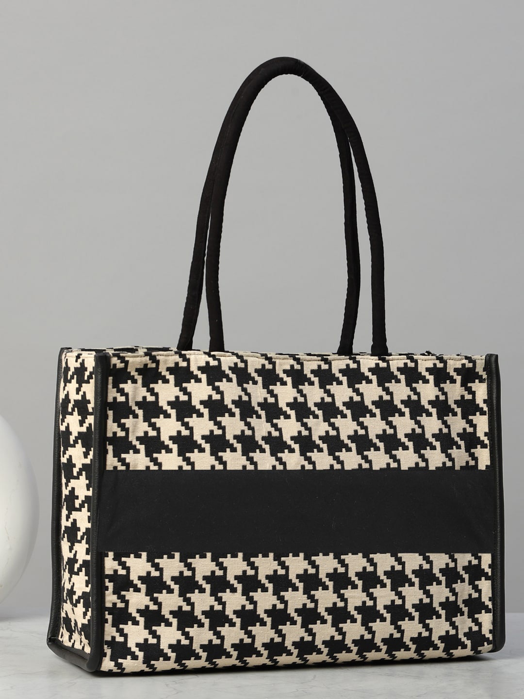 

DEEBACO Conversational Printed Shopper Handheld Bag, White