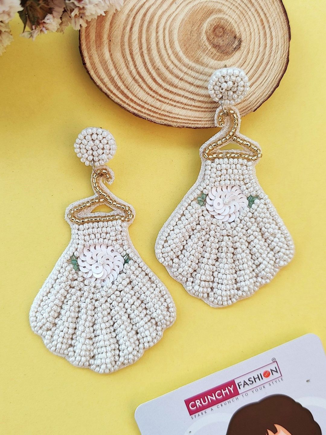 

Crunchy Fashion Beaded Floral Drop Earrings, White