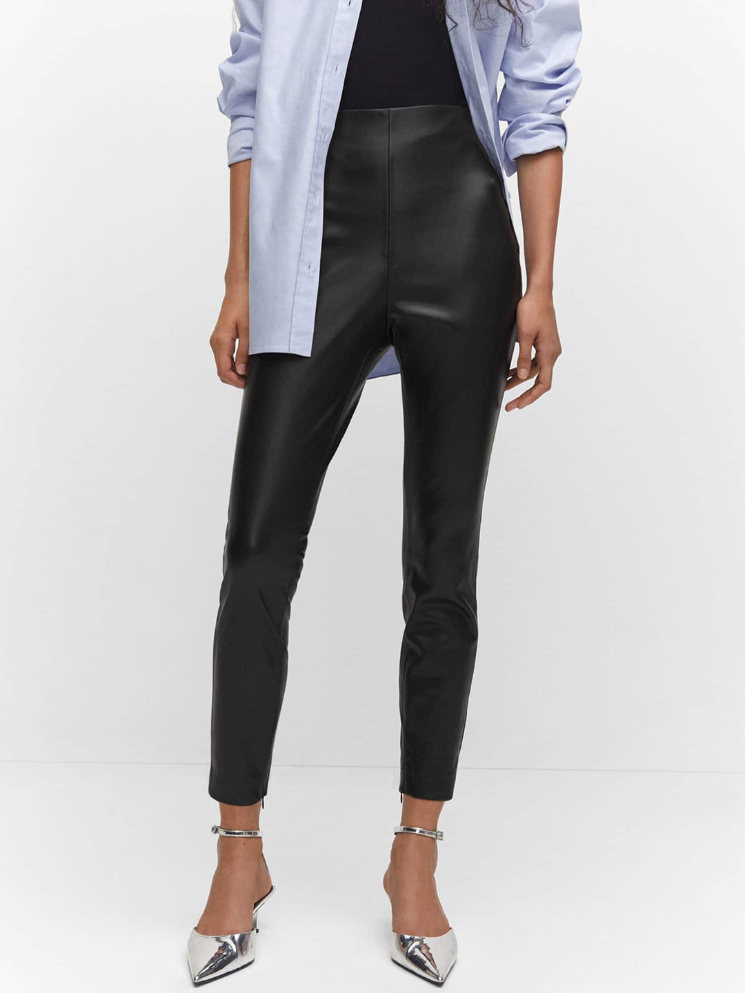 

MANGO Women Solid Leather-Effect Split Hem Jeggings, Black