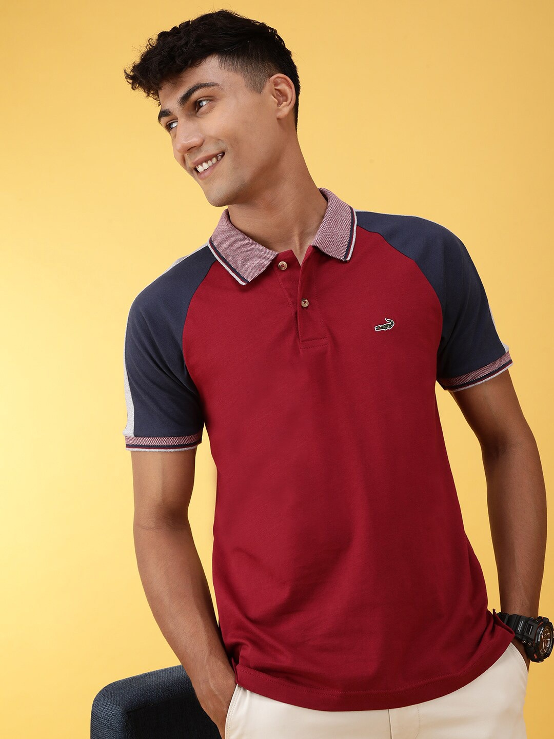 

Crocodile Colourblocked Slim Fit Cotton T-shirt, Red