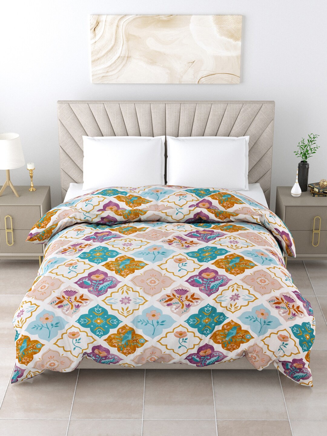 

Salona Bichona White & Blue Floral AC Room 150 GSM Double Bed Comforter