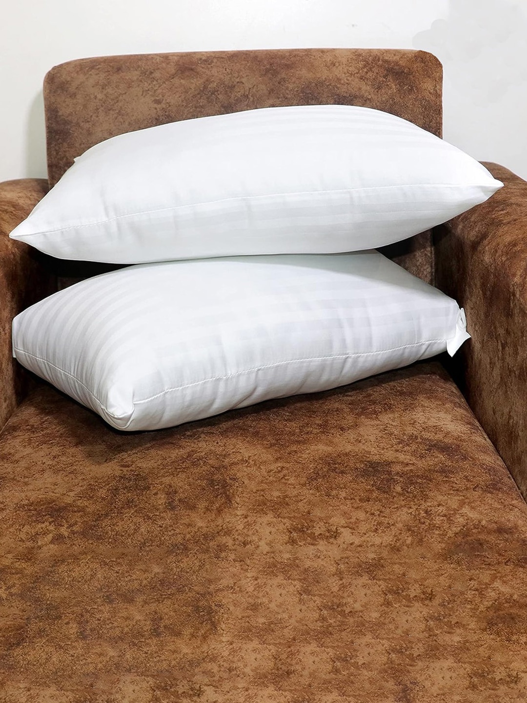 

Adbeni White 2 Pieces Striped Cushion Fillers