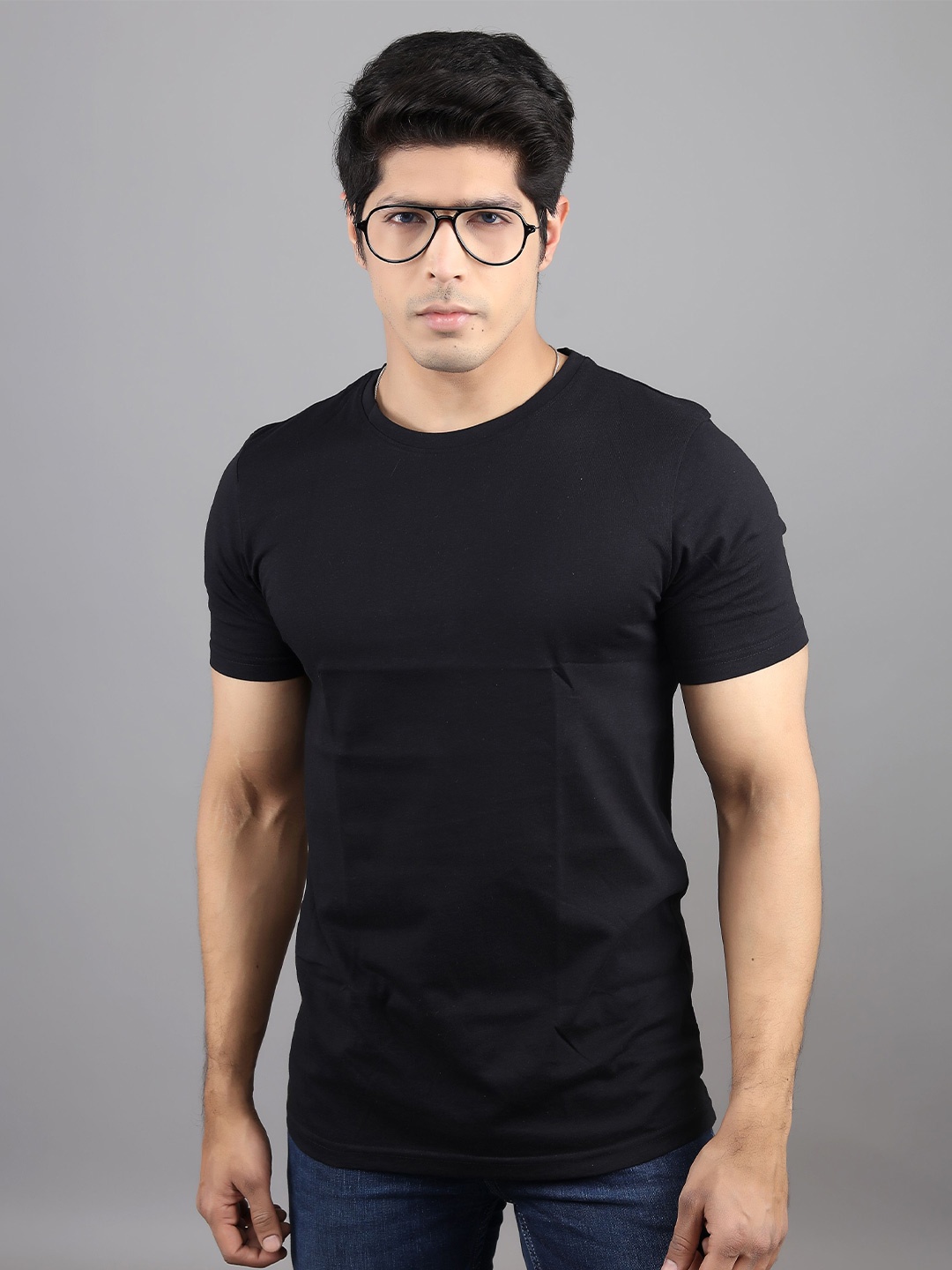 

INDIAN THREADS Round Neck Cotton T-shirt, Black