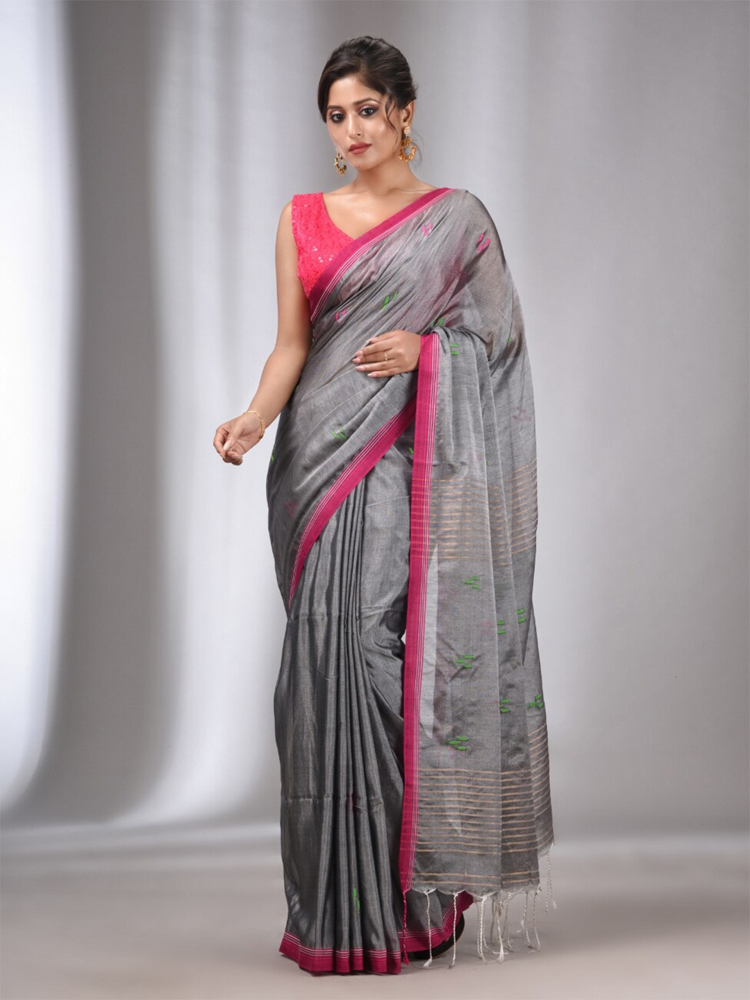 

Charukriti Geometric Woven Design Tissue Saree, Grey