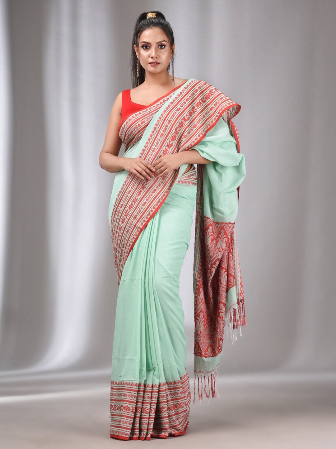 

Charukriti Ethnic Motifs Woven Design Pure Cotton Saree, Green