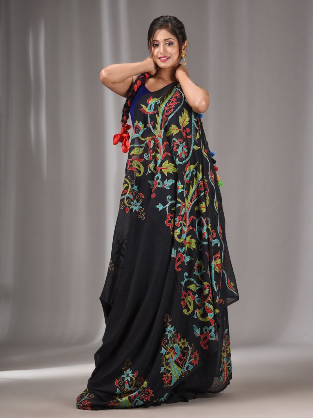 

Charukriti Woven Design Pure Cotton Saree, Black