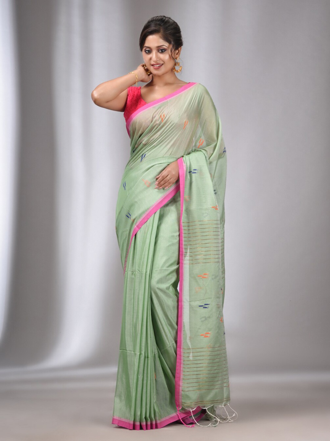 

Charukriti Abstract Embroidered Saree, Green