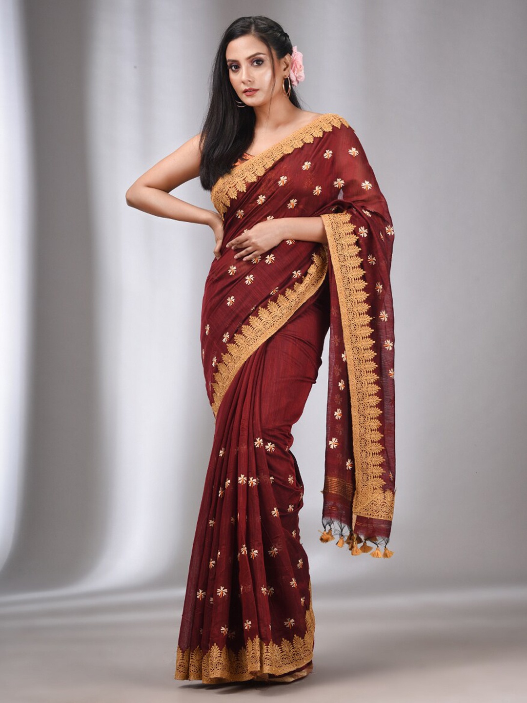 

Charukriti Floral Embroidered Saree, Maroon