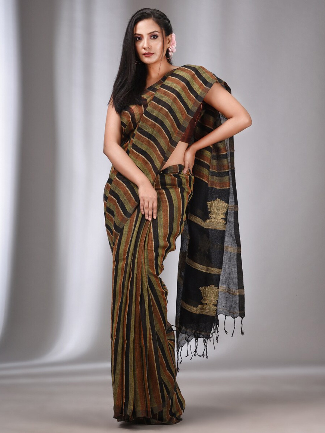 

Charukriti Striped Pure Linen Saree, Black