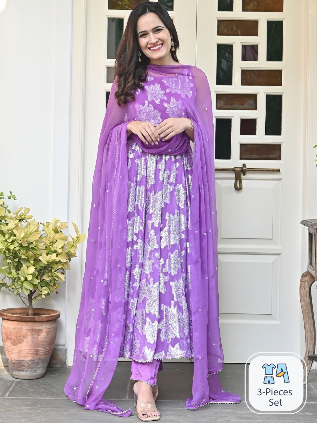 

Urbanstree Floral Printed Sleevelesss Anarkali Pleated Gotta Patti Kurta Set With Dupatta, Lavender