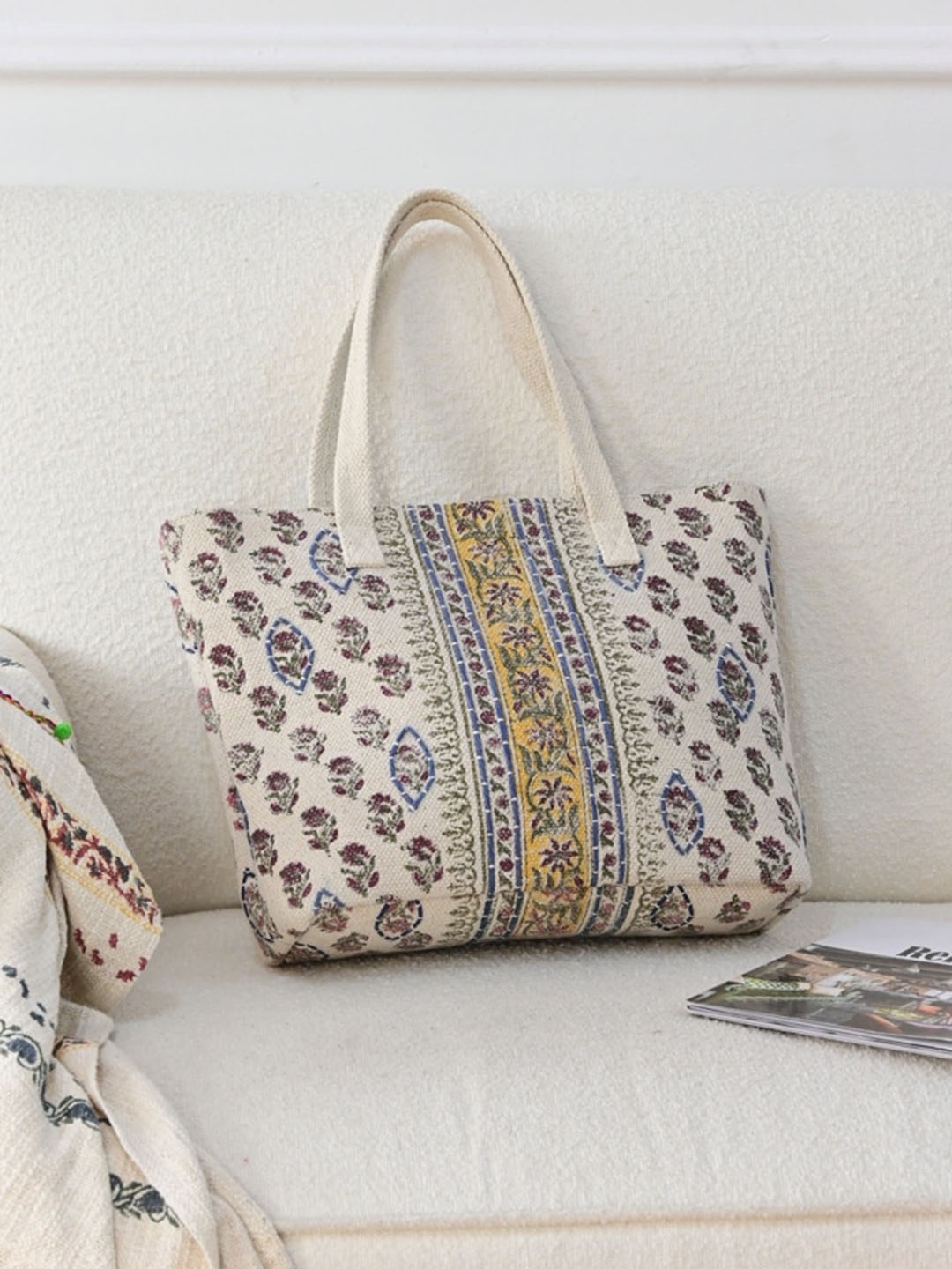 

Art Avenue Ethnic Printed Structured Shoulder Bag, White