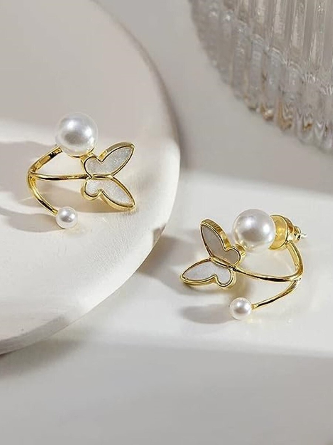 

EL REGALO Gold-Plated Contemporary Studs Earrings