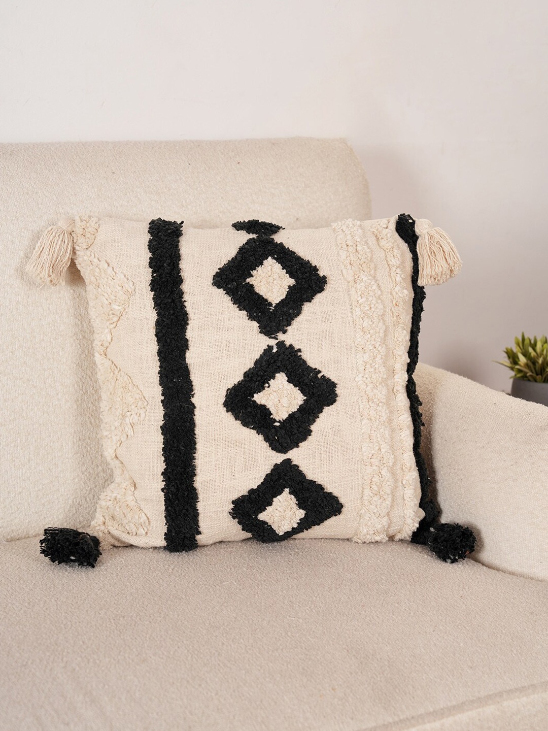 

Art Avenue Cygnus Cream-Coloured & Black Embroidered Cotton Square Cushion Cover