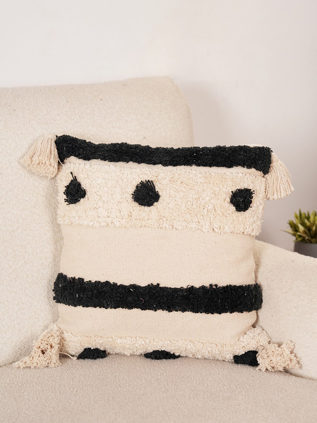 

Art Avenue Cream-Coloured & Black Self Design Cotton Square Cushion Cover
