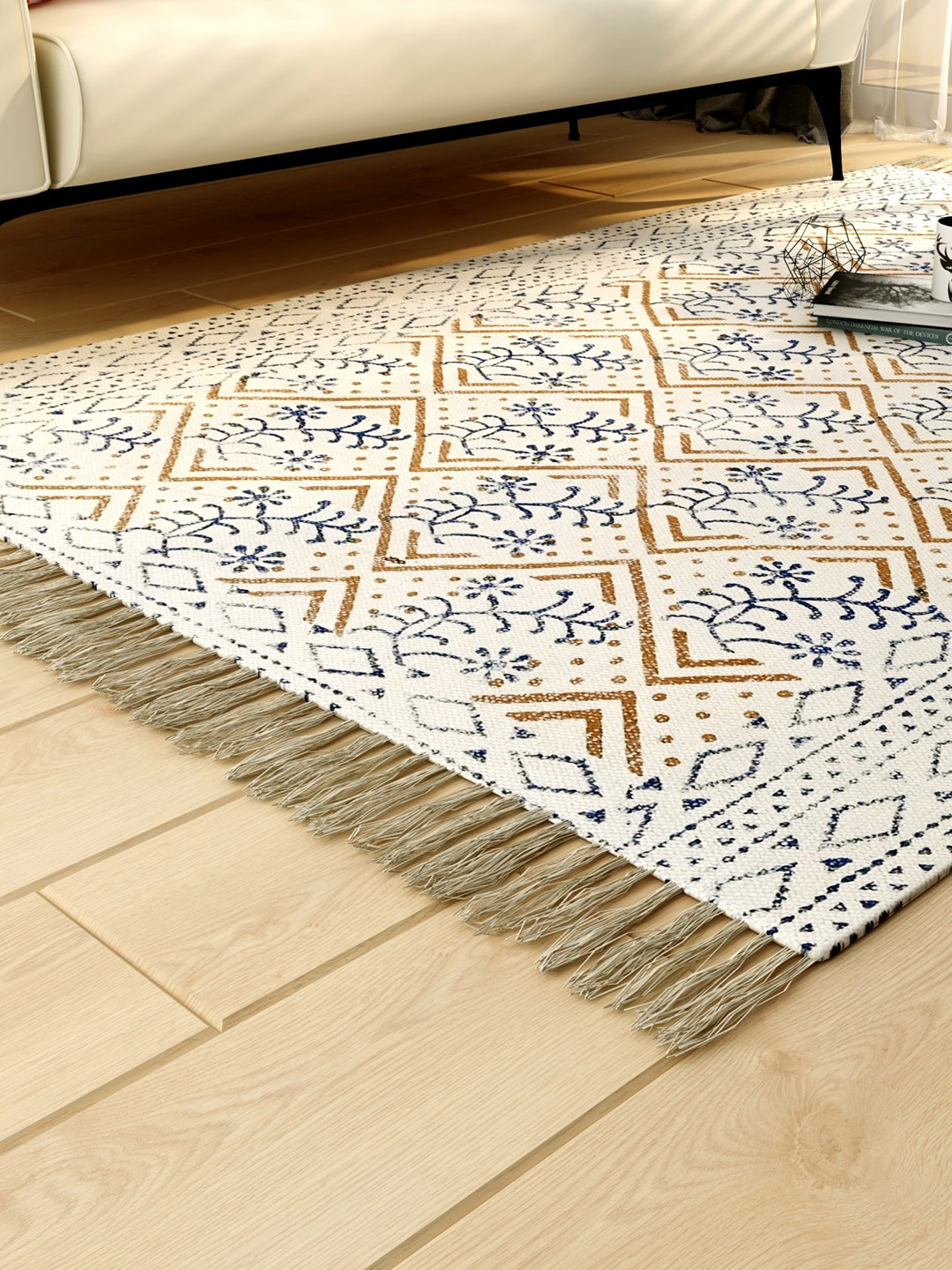 

Salona Bichona Cream-Coloured & Blue Printed Pure Cotton Carpet