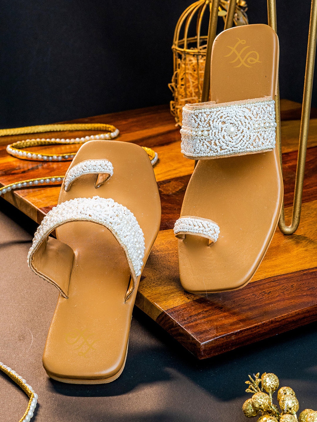 

House of Pataudi Embellished One Toe Flats, White