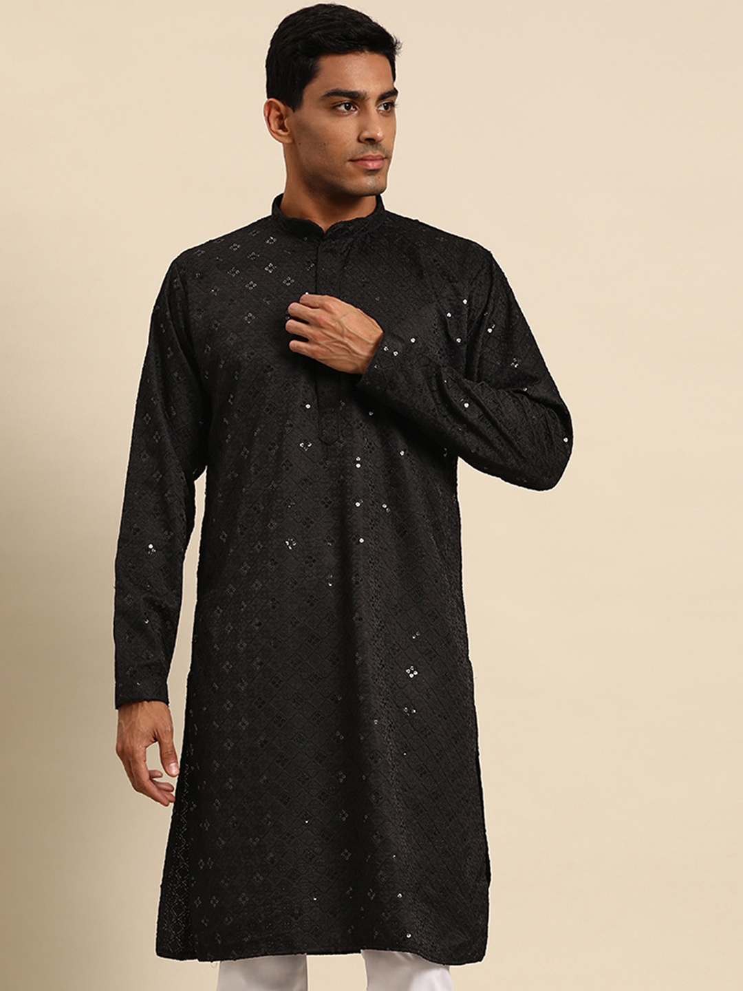 

MANQ Ethnic Motifs Sequinned Embroidered Regular Kurta, Black