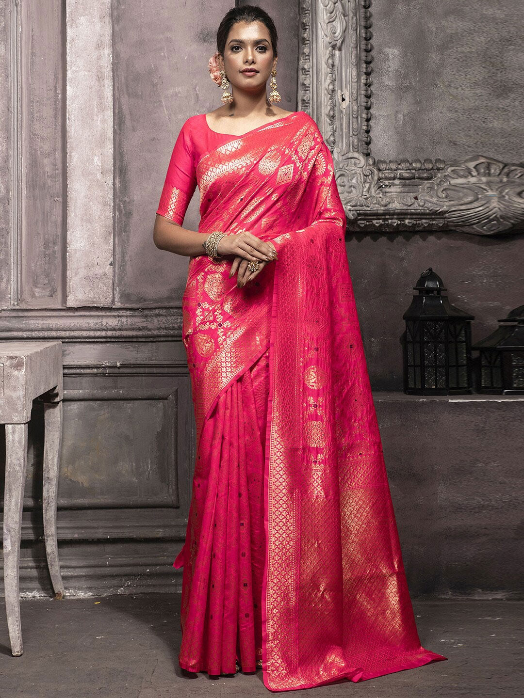 

Satrani Ethnic Motifs Woven Design Zari Banarasi Saree, Pink