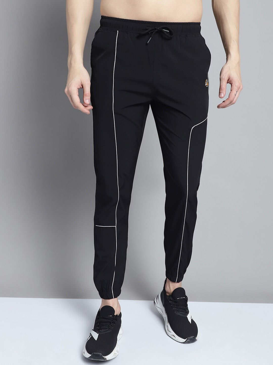 

WELL QUALITY Men Mid Rise Sports Joggers, Black