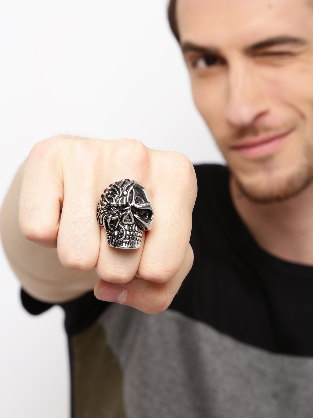 

Yellow Chimes Men Silver-toned Stainless Steel Skull Ring
