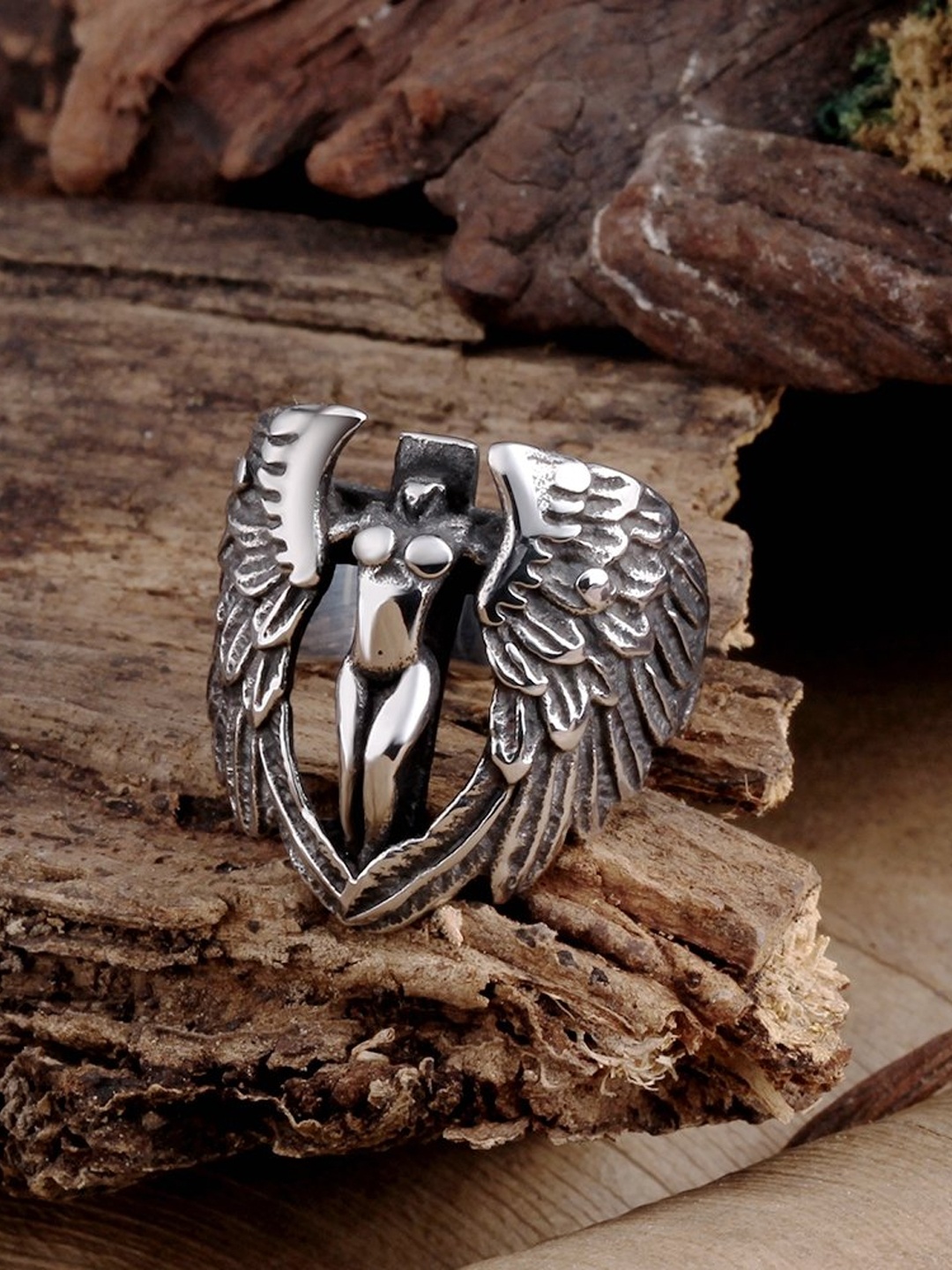 

Yellow Chimes Men Silver-toned Stainless Steel Ring