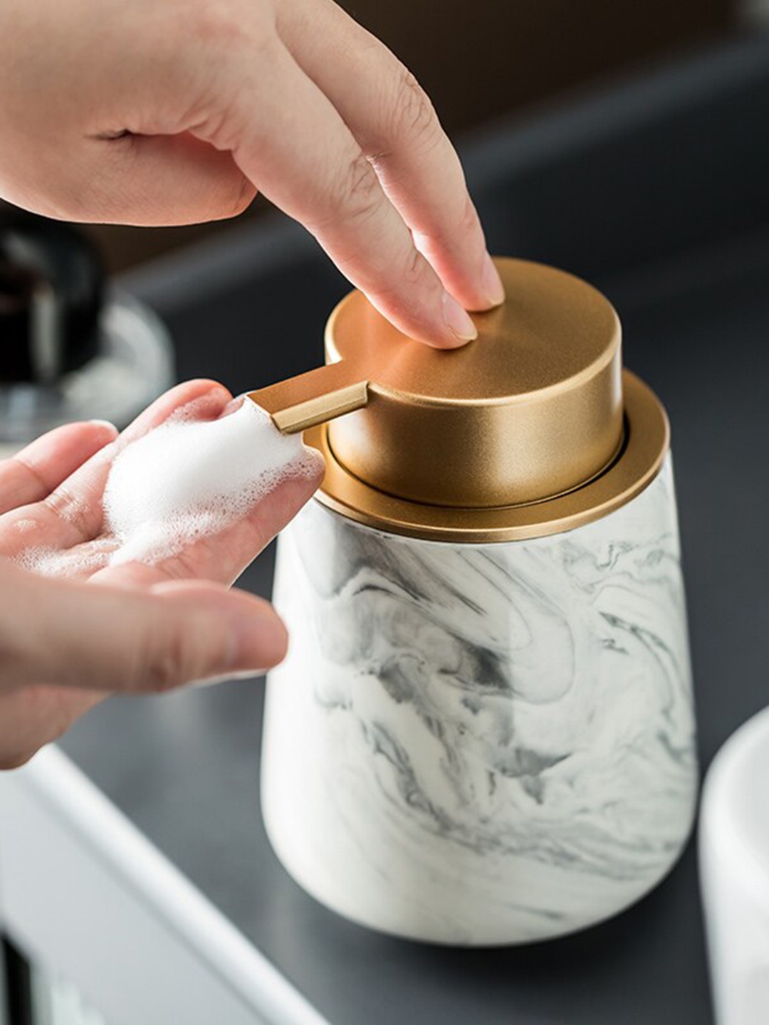 

FabSeasons Grey & White Marble Satuario Patterned Ceramic Soap Dispenser - 380 ML
