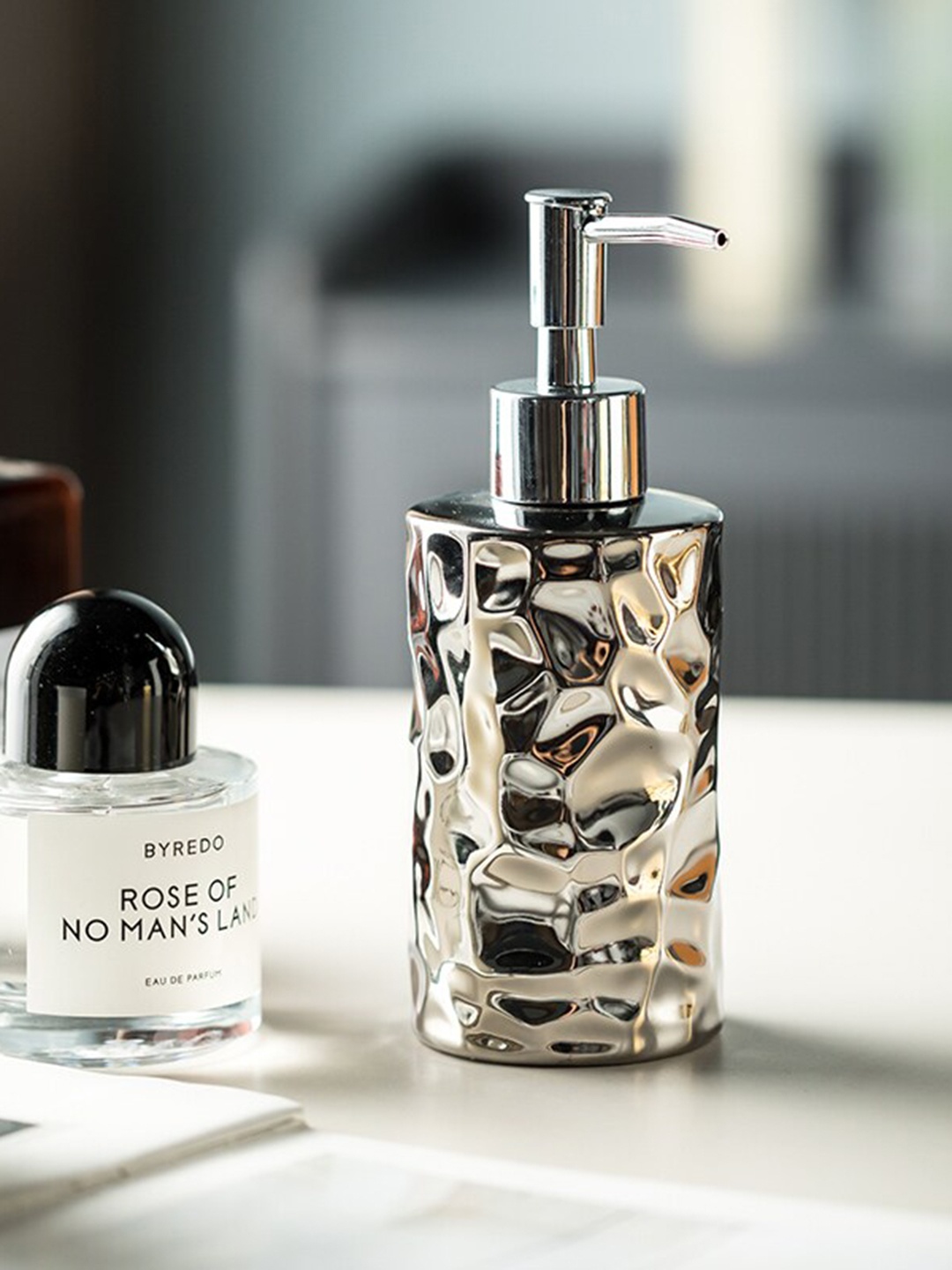

FabSeasons Symmetric Patterned Soap Dispenser 380 ml, Silver