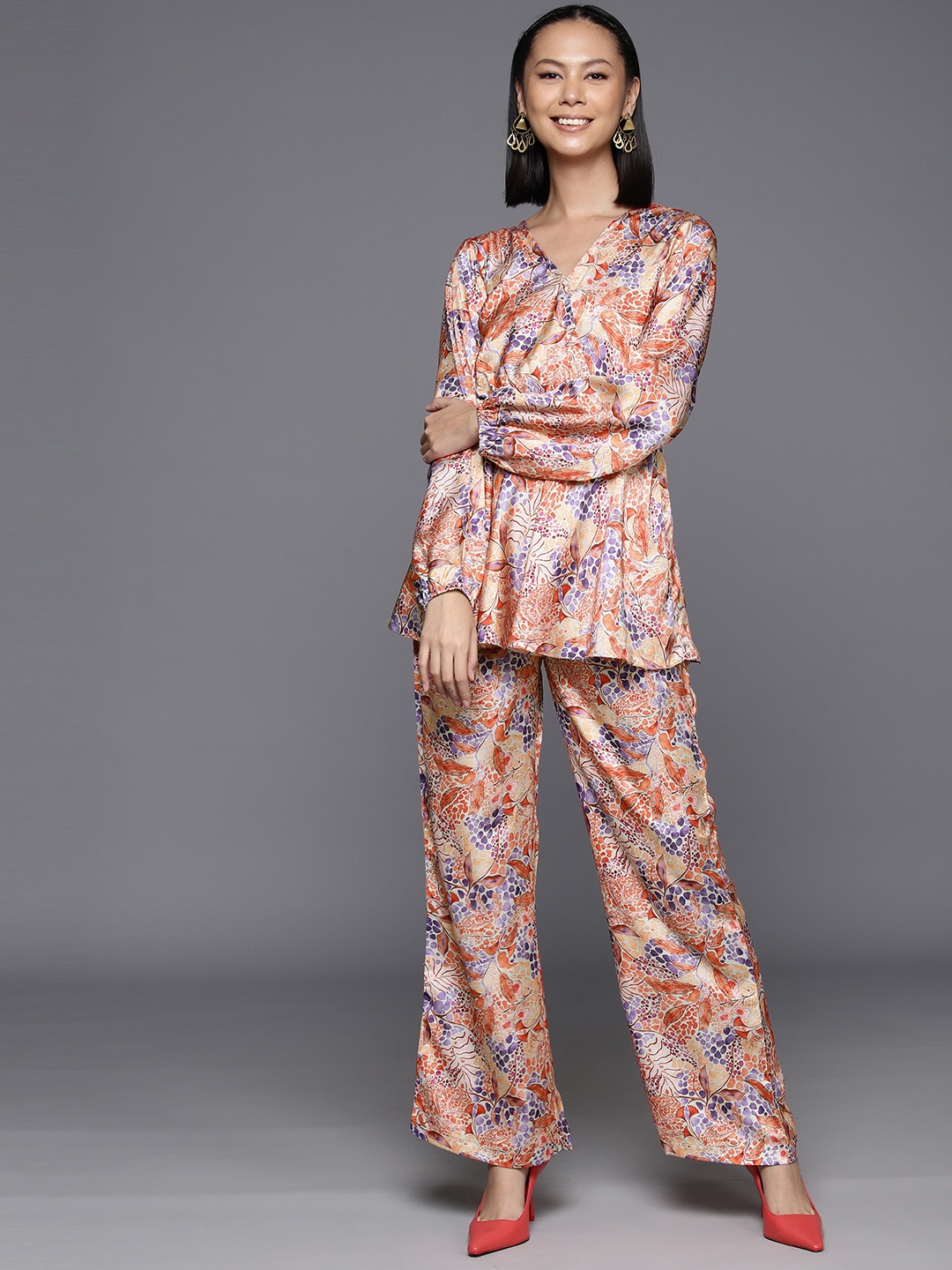 

Varanga Women Abstract Printed Co-Ord Set, Beige