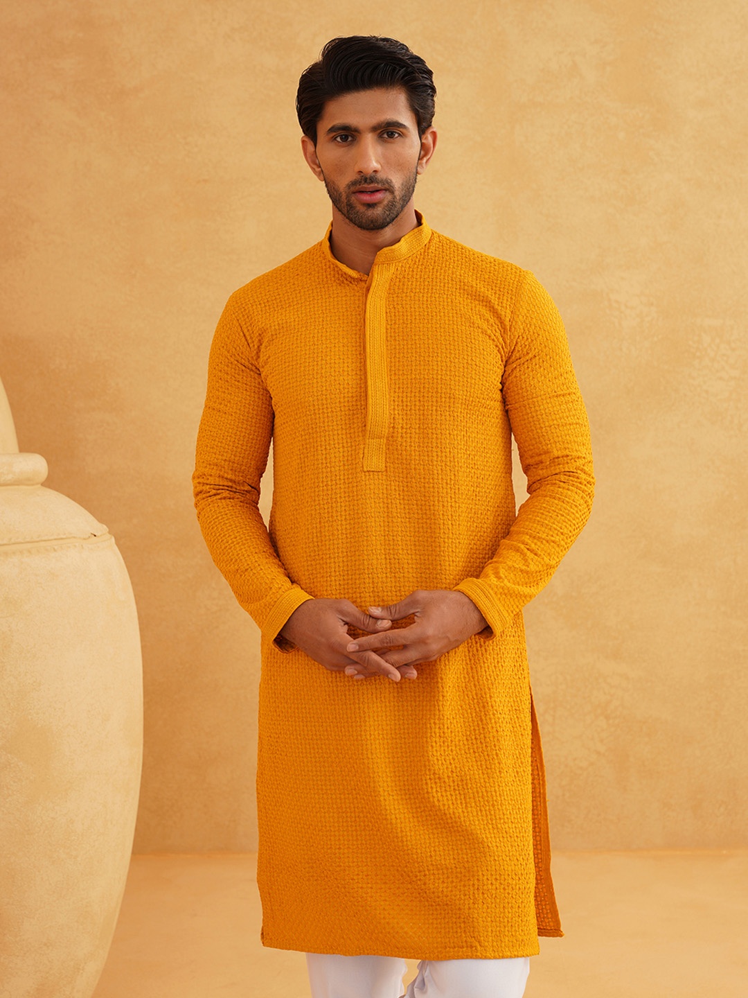 

SOJANYA Geometric Embroidered Thread Work Pure Cotton Straight Kurta, Mustard