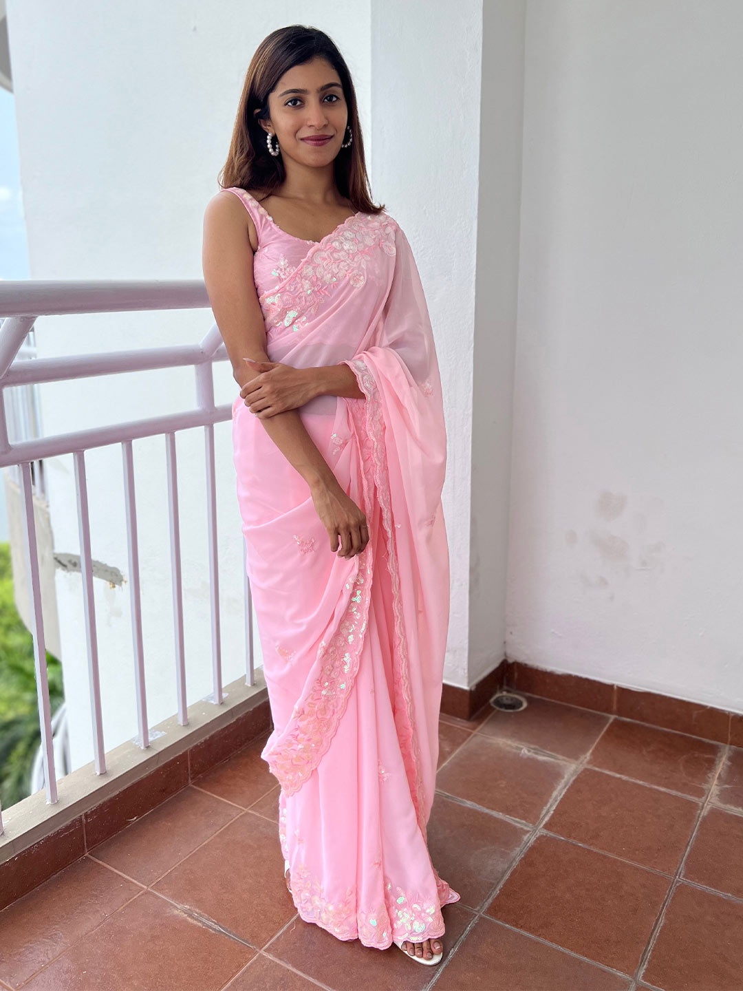 

Mitera Pink & White Sequinned Embellished Saree