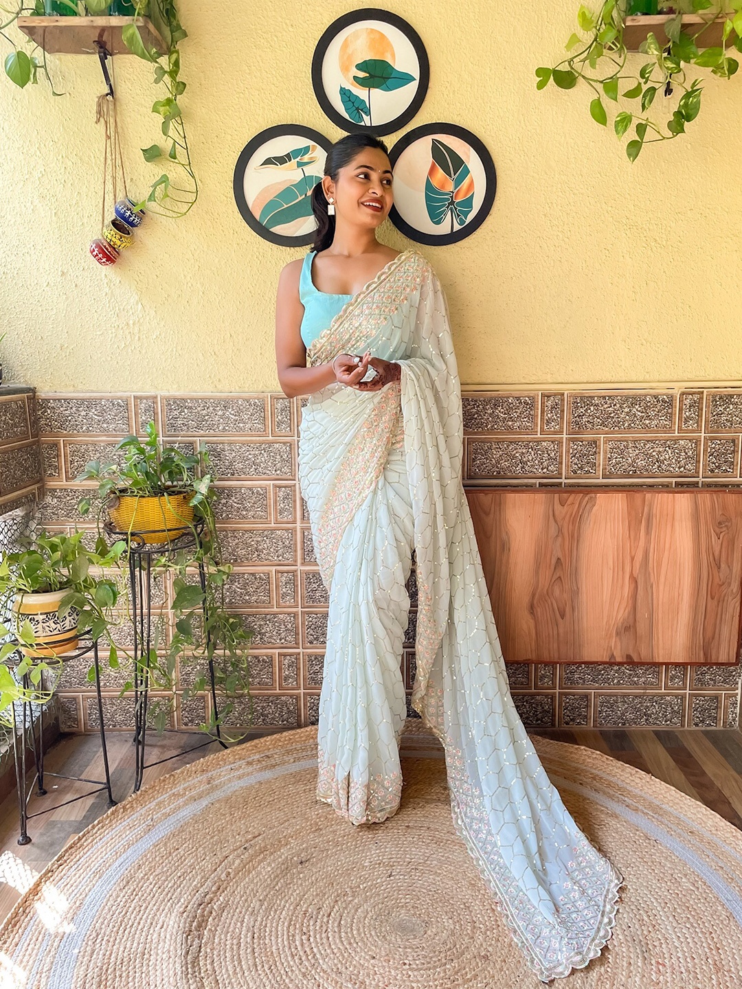 

Mitera Blue & Pink Sequinned Embellished Sequinned Saree