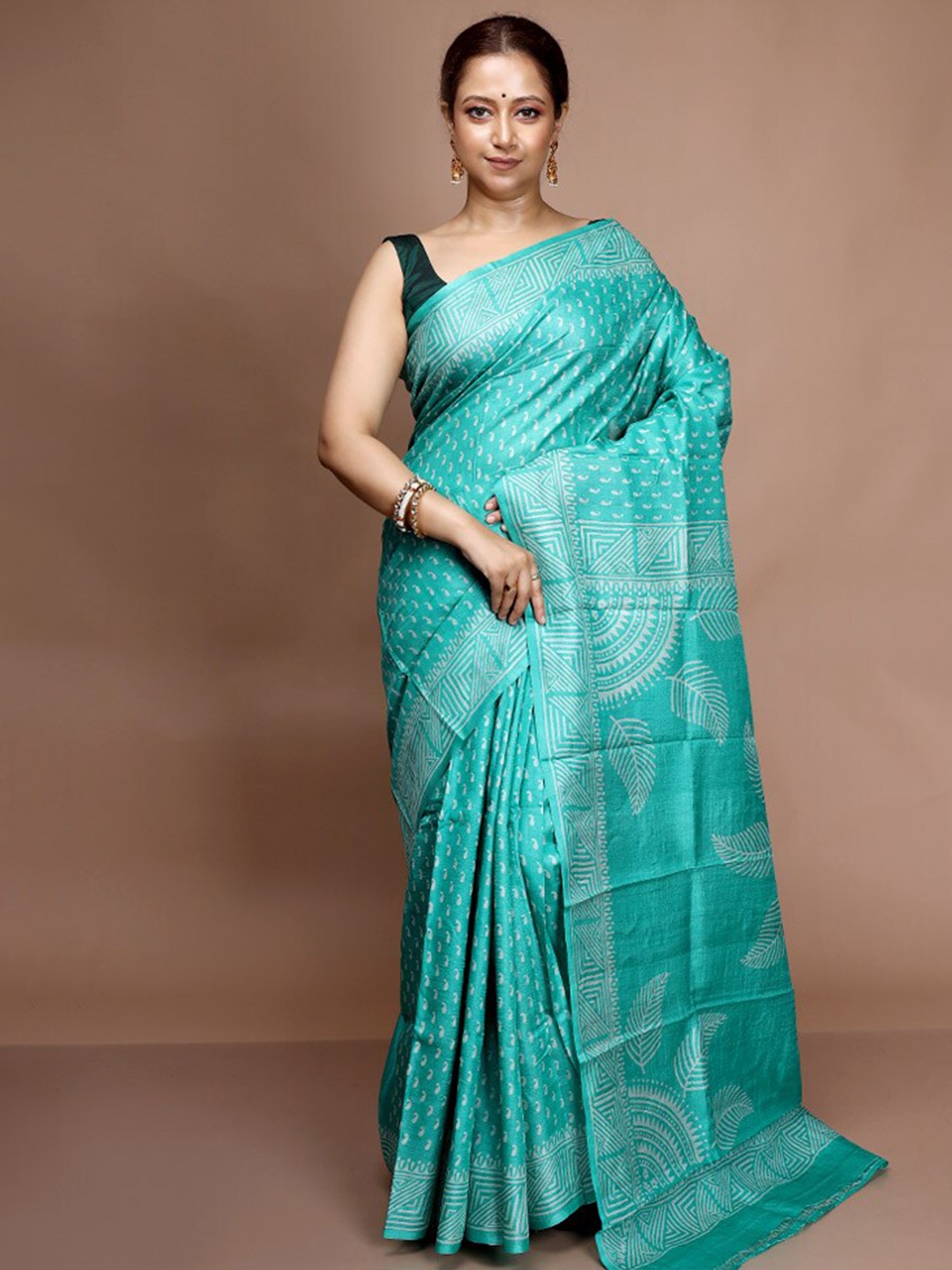 

AllSilks Paisley Printed Saree, Green