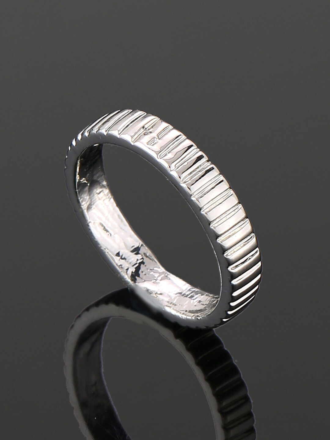 

Estele Rhodium-Plated Textured Slip-On Finger Ring, Silver