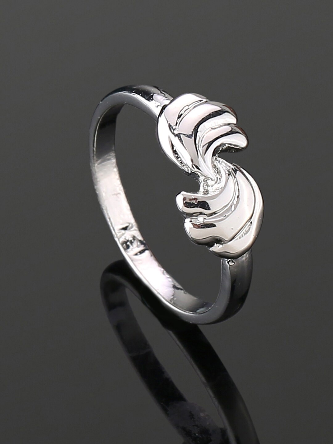 

Estele Rhodium-Plated Twisted Wing Slip-On Finger Ring, Silver