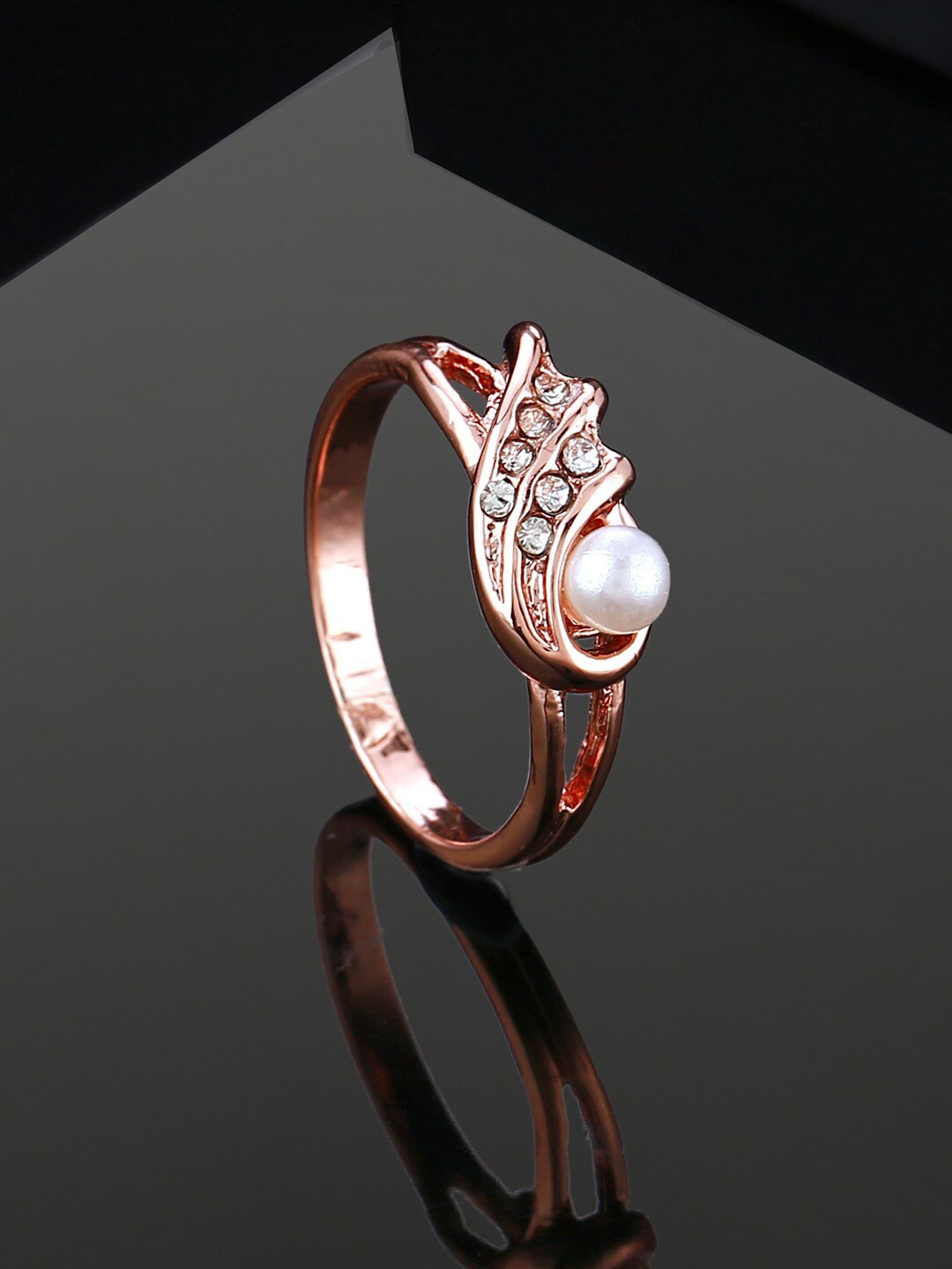 

Estele Rose Gold-Plated Crystal & Pearl Studded Twisted Finger Ring