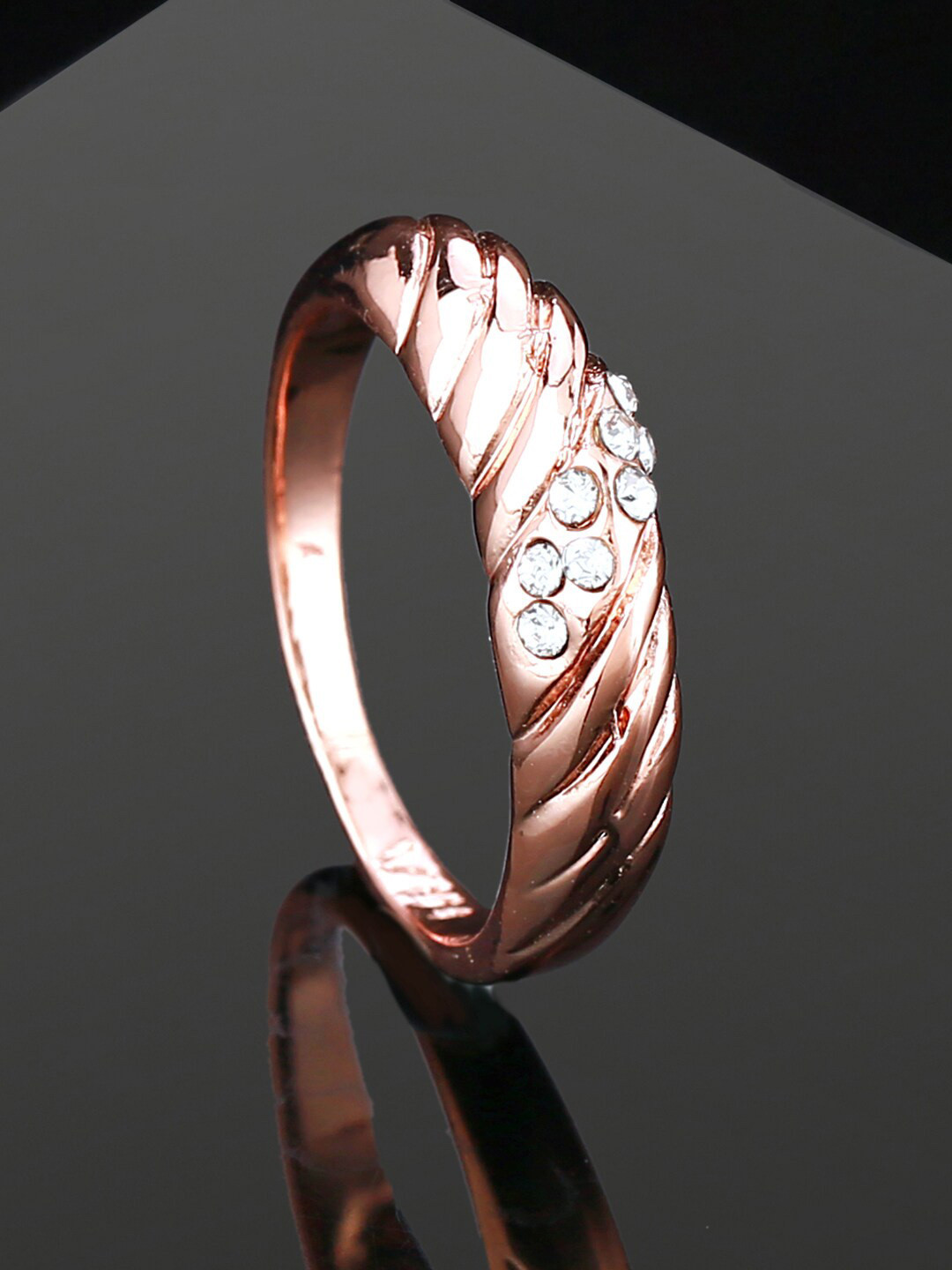 

Estele Rose Gold-Plated Crystal Studded Twisted Finger Ring