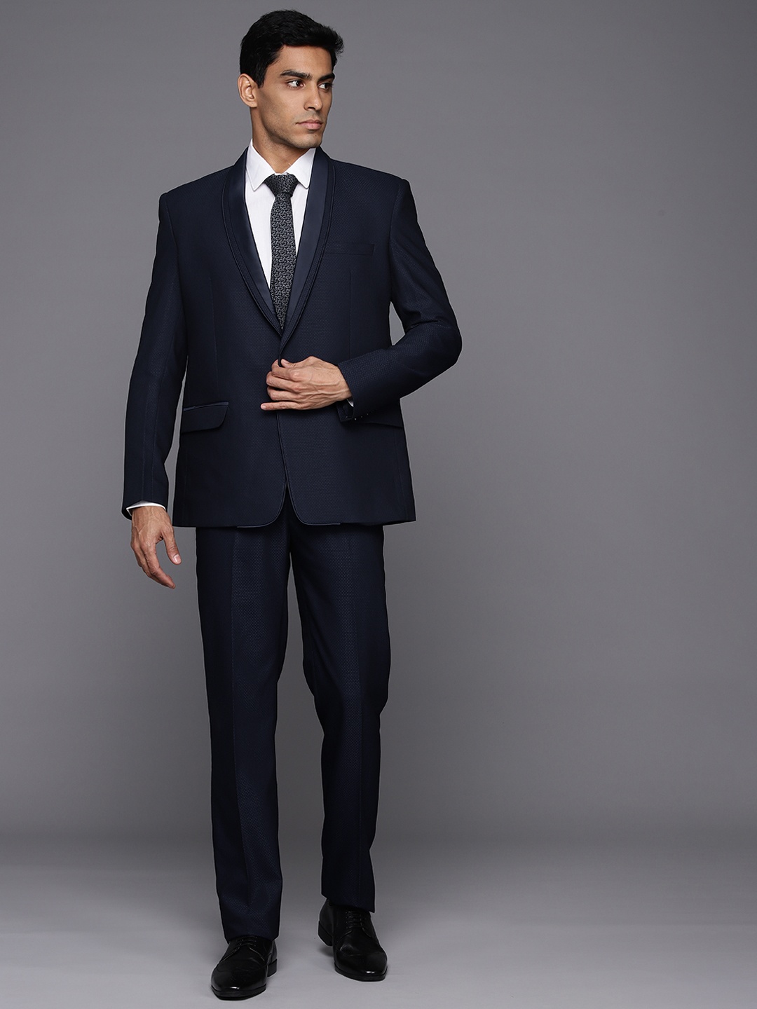 

Manu Textured Single-Breasted 3-Piece Suit, Blue