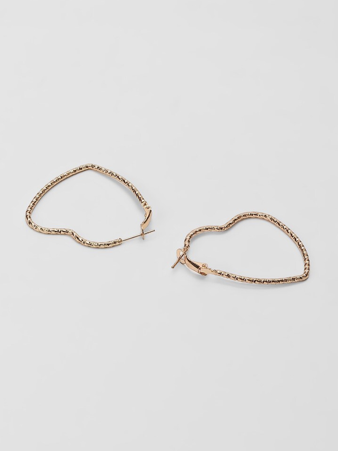 

FOREVER 21 Gold-Plated Contemporary Hoop Earrings