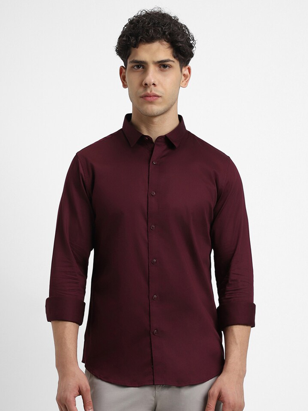 

FOREVER 21 Spread Collar Opaque Casual Shirt, Maroon