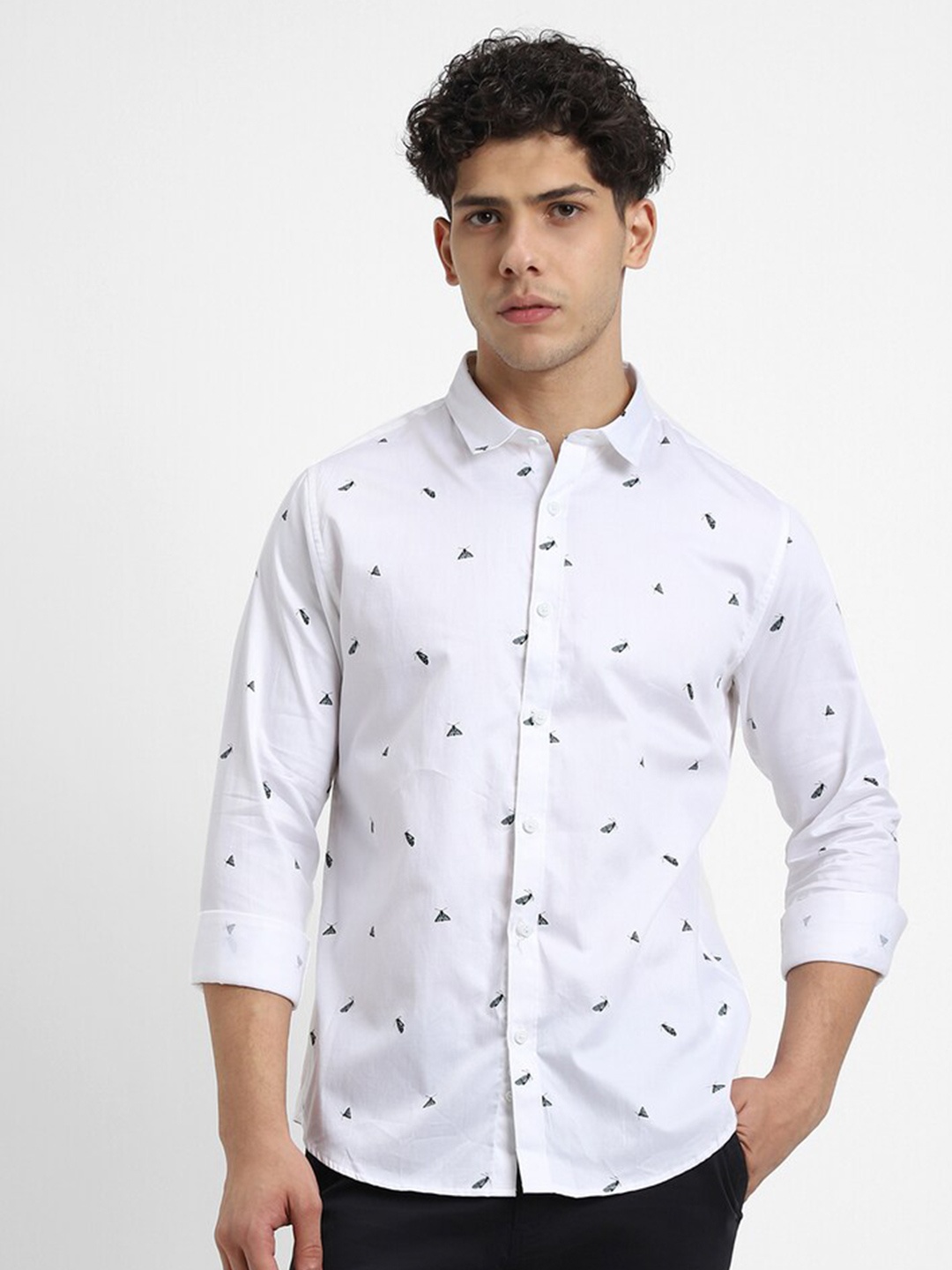 

FOREVER 21 Conversational Printed Casual Shirt, White