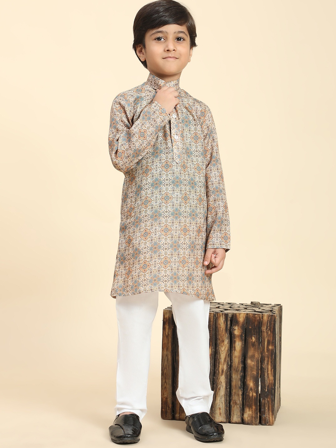 

Pro-Ethic STYLE DEVELOPER Boys Ethnic Motifs Printed Regular Kurta With Pyjamas, Brown