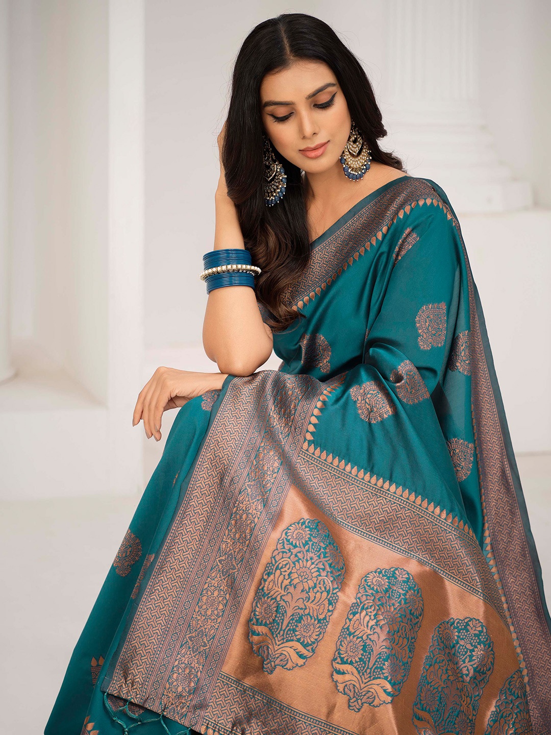

Sangria Ethnic Motifs Woven Design Zari Saree, Green
