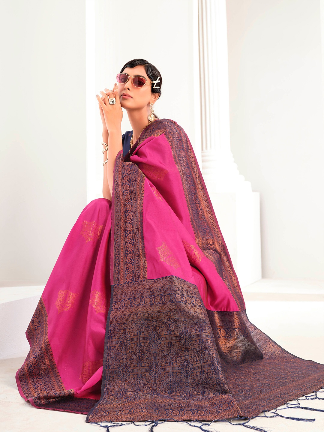 

Sangria Ethnic Motifs Woven Design Saree, Pink